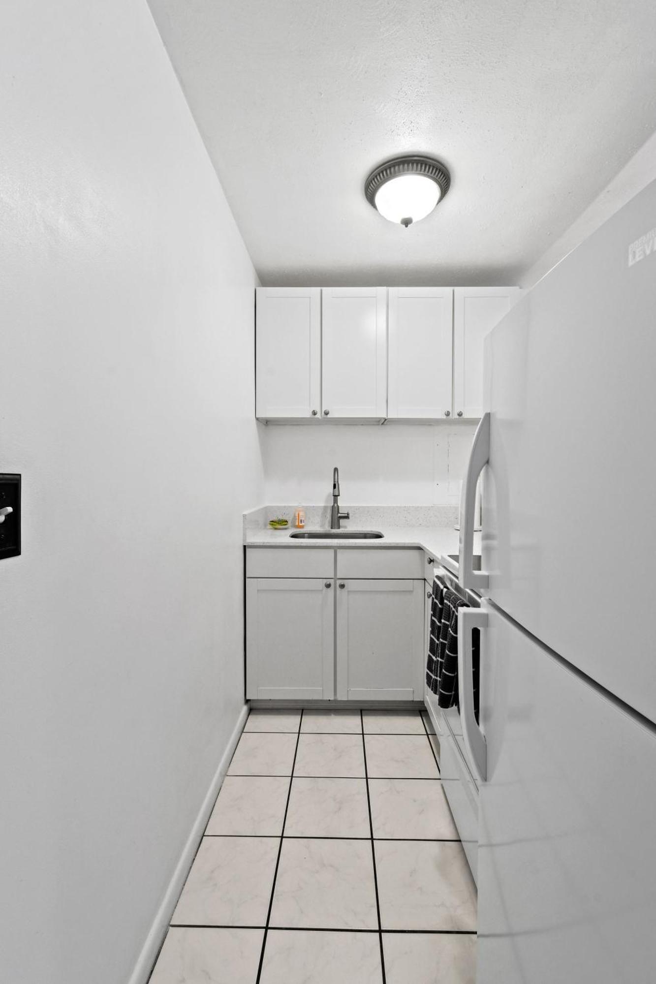 פאלם ביץ' שורס Sunshine Shores Boutique Apartments מראה חיצוני תמונה
