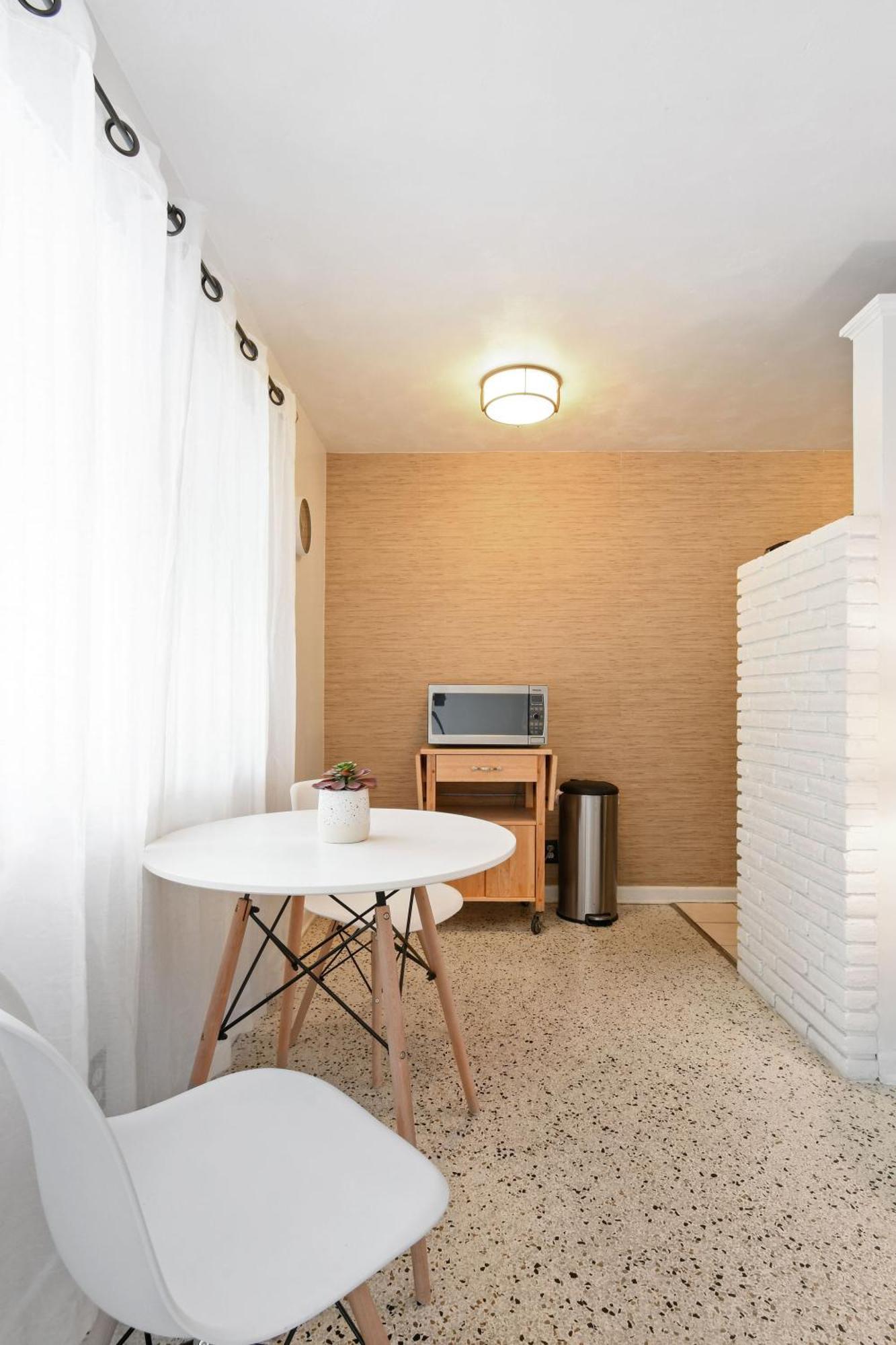 פאלם ביץ' שורס Sunshine Shores Boutique Apartments מראה חיצוני תמונה