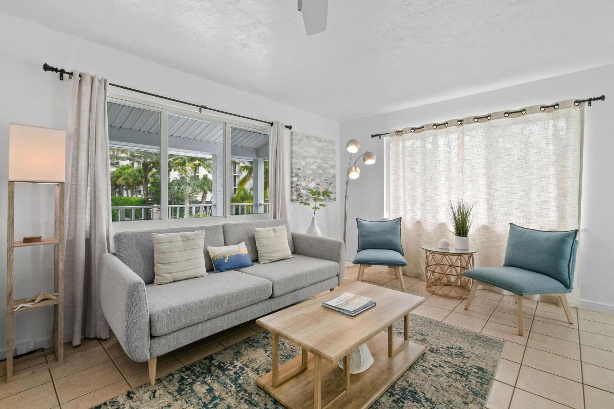 פאלם ביץ' שורס Sunshine Shores Boutique Apartments מראה חיצוני תמונה