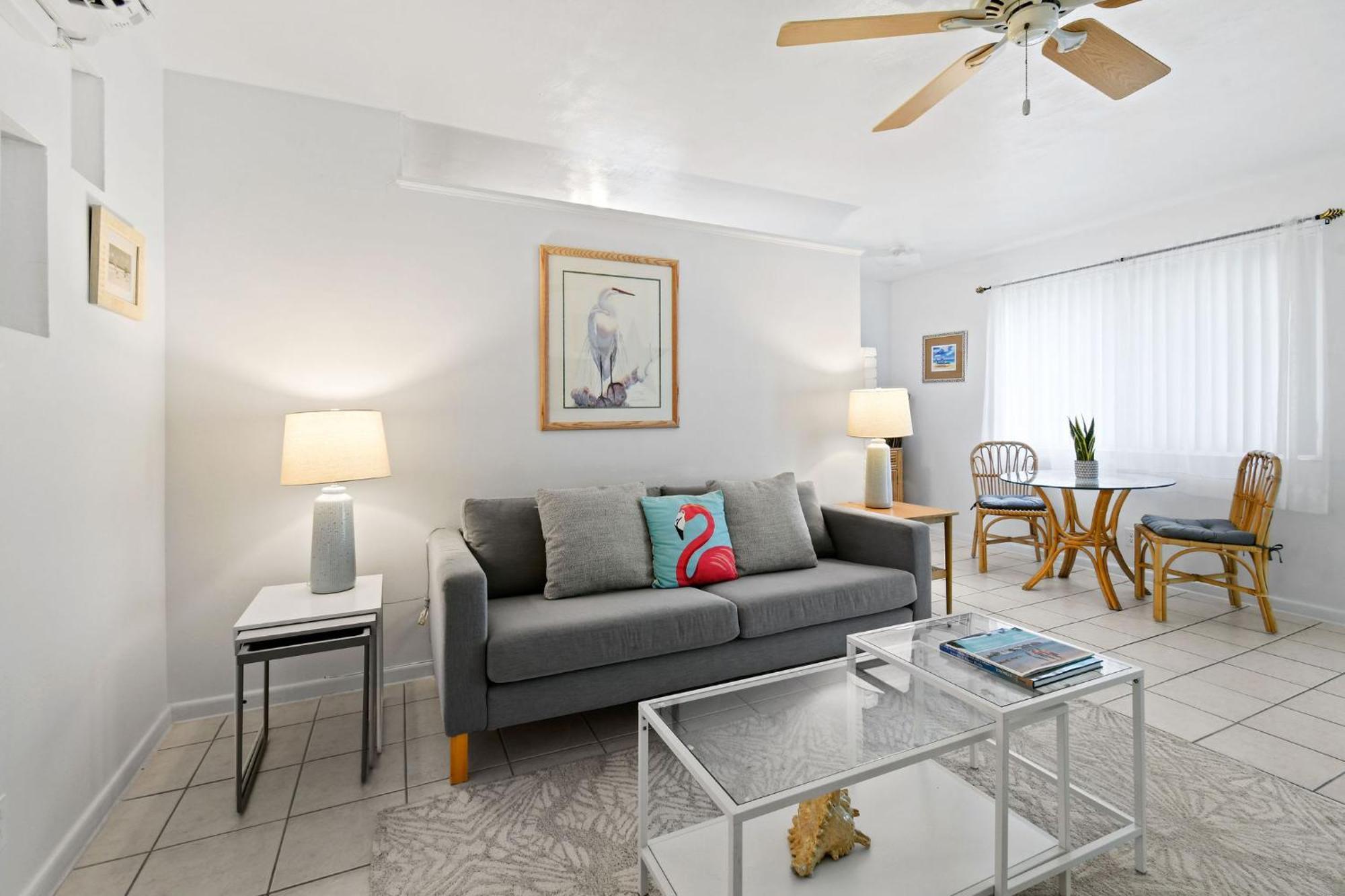 פאלם ביץ' שורס Sunshine Shores Boutique Apartments מראה חיצוני תמונה