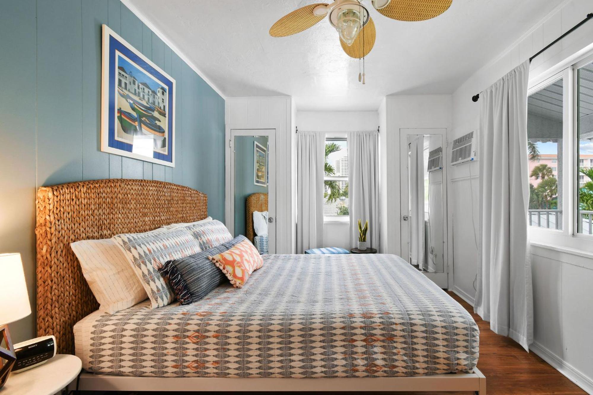 פאלם ביץ' שורס Sunshine Shores Boutique Apartments מראה חיצוני תמונה