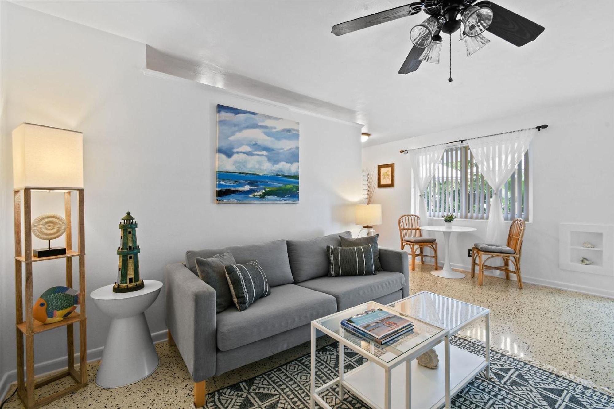 פאלם ביץ' שורס Sunshine Shores Boutique Apartments מראה חיצוני תמונה