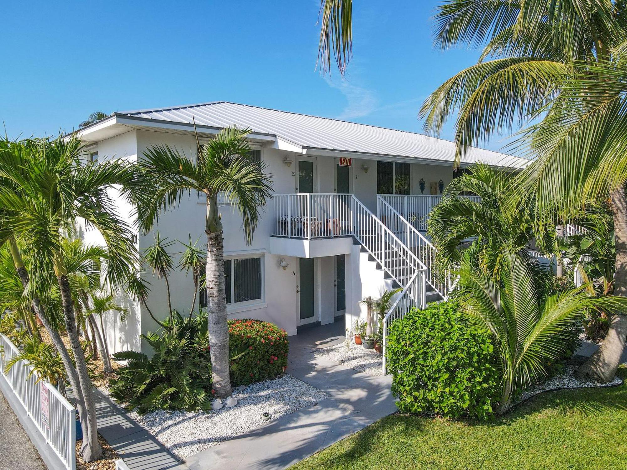 פאלם ביץ' שורס Sunshine Shores Boutique Apartments מראה חיצוני תמונה